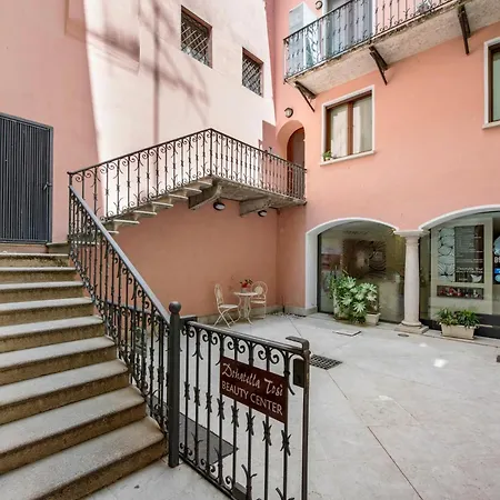 Chiara's Exclusive In Desenzano 아파트